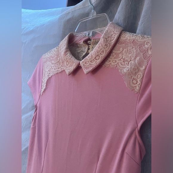 Pink Lace Open-Back A-line Dress - Picture 4 of 14